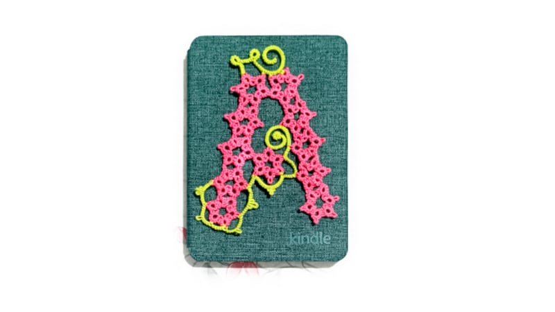 A tatted monogram for my Kindle