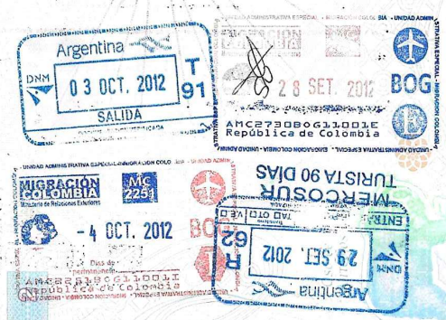 Sellos de entrada y salida en mi primer viaje fuera de Colombia.