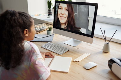 Why Live Online Classes Are More Effective Than Recorded Courses